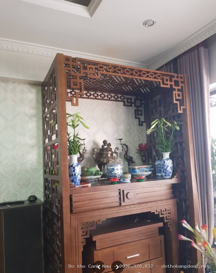 Bàn thờ 1m53 gỗ hương đỏ kiểu sen tại Thanh Xuân - Đồ thờ Sơn Vũ