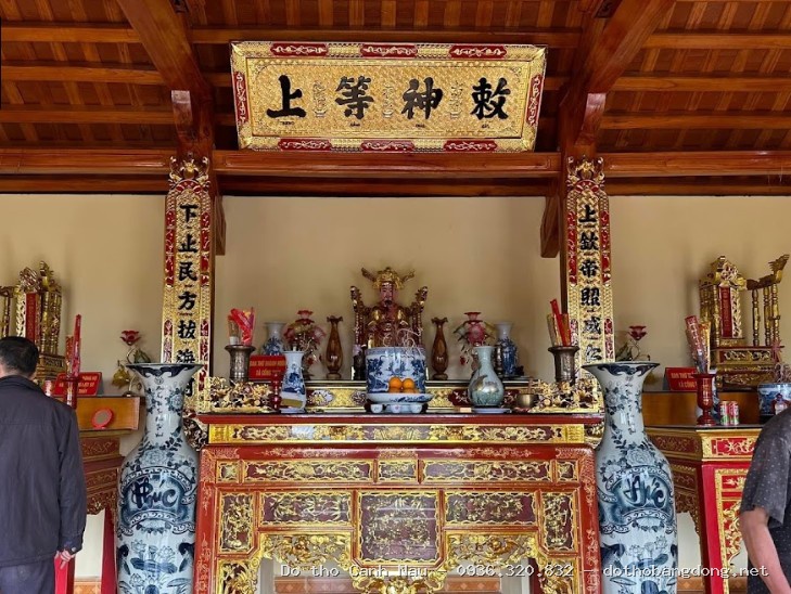 BAN THỜ ĐẸP THIẾT KẾ VÁCH ỐP TƯỜNG PHÒNG THỜ tại Tây Hồ - Bàn thờ Canh Nậu