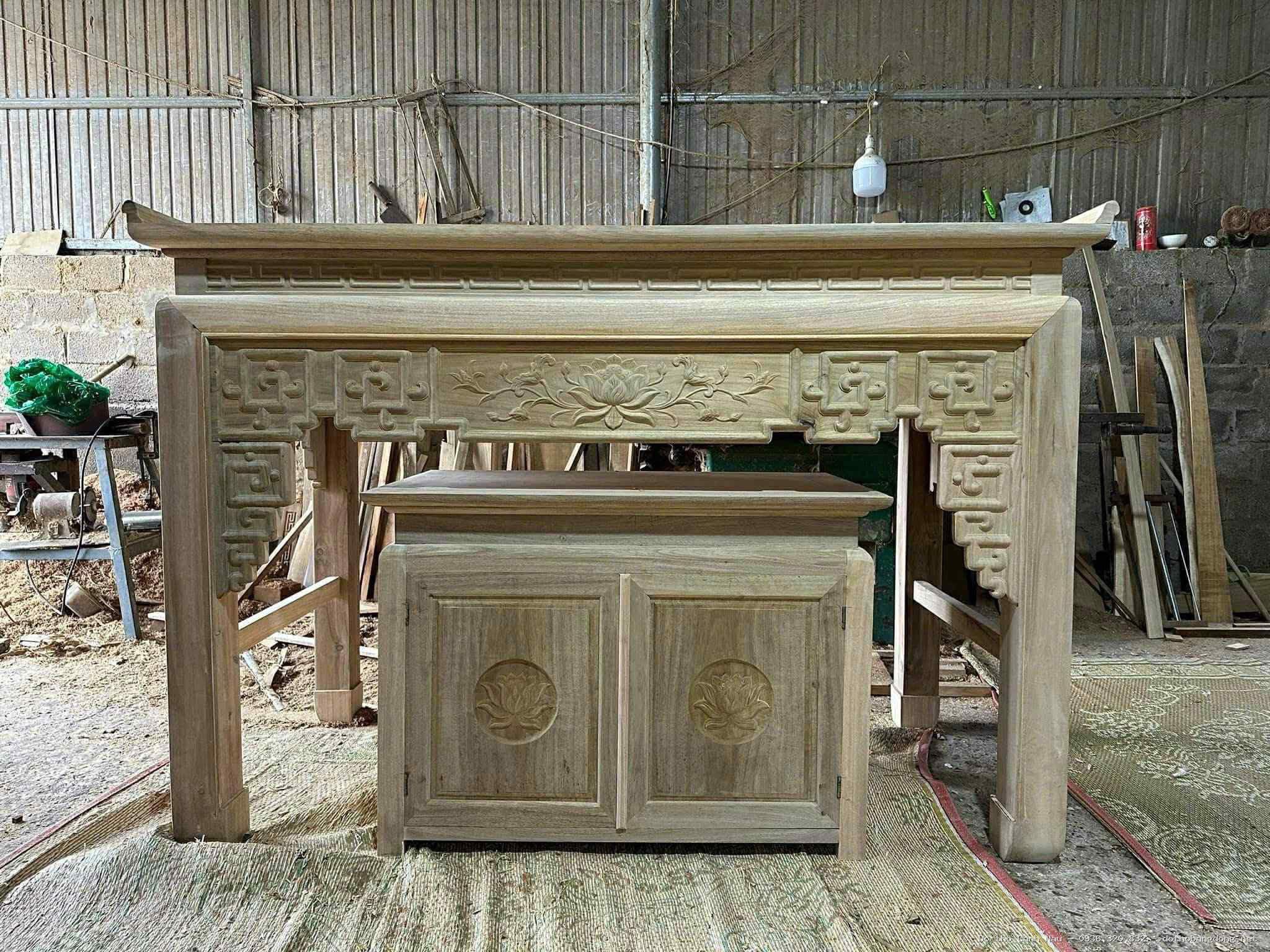 Bàn thờ đứng gỗ Gụ cao cấp Hưng Thịnh tại Hà Đông - Đồ thờ Sơn Vũ