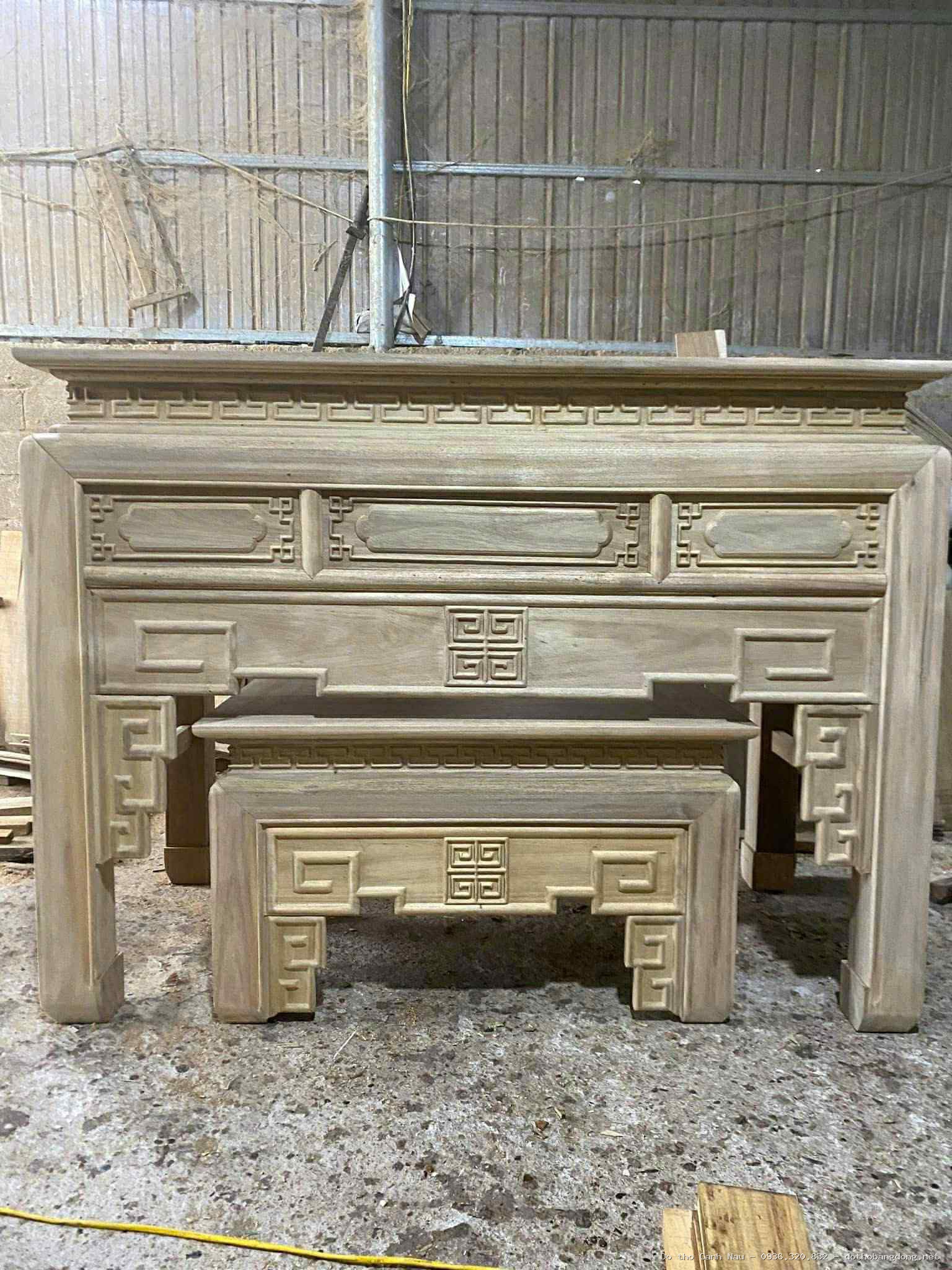 Bàn thờ Gia Tiên hiện đại mẫu HT-681 tại Tây Hồ - Đồ thờ Sơn Vũ