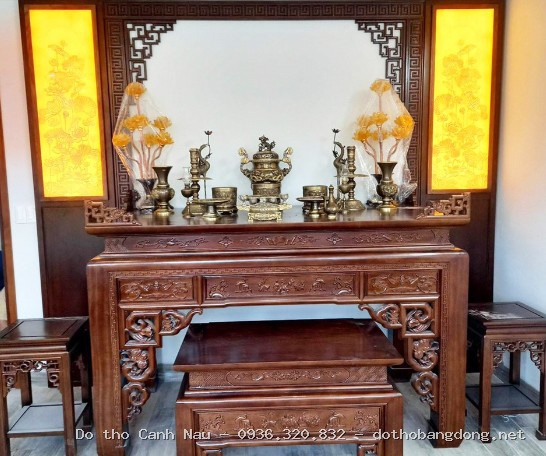 Bàn thờ gỗ tự nhiên giữ nét truyền thống  tại Long Biên - Bàn thờ Canh Nậu