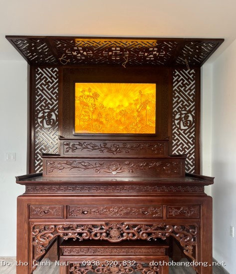 phong cách phòng thờ gỗ tự nhiên tại Tây Hồ - Bàn thờ Canh Nậu