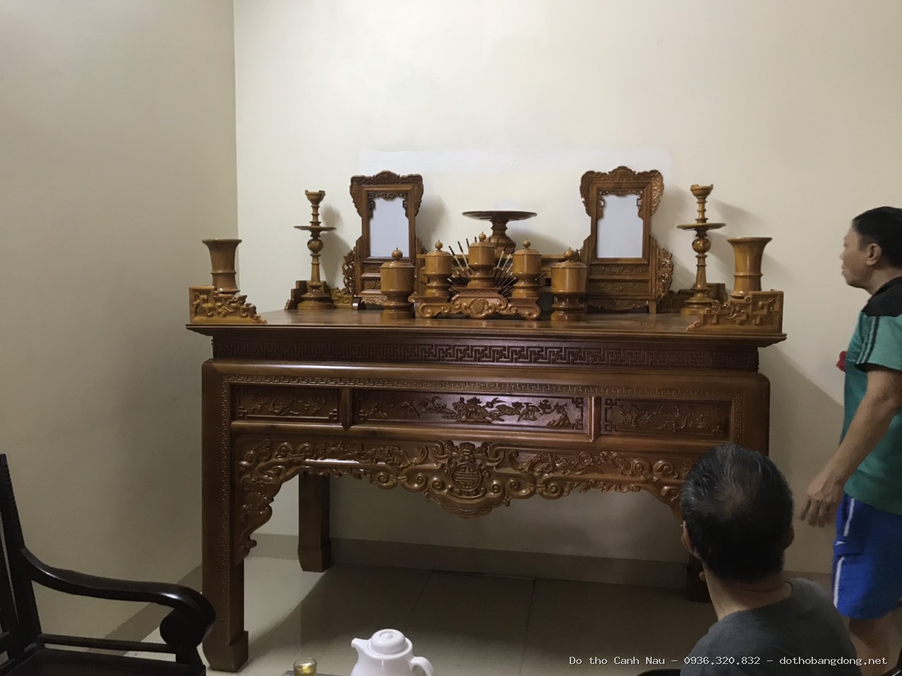 Thi công lắp đặt phòng thờ gia tiên kích thước lớn tại Thanh Xuân - Đồ thờ Sơn Vũ